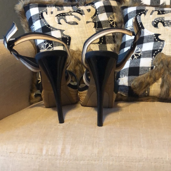 Multi colored strappy heels. Size 7. - Picture 3 of 6